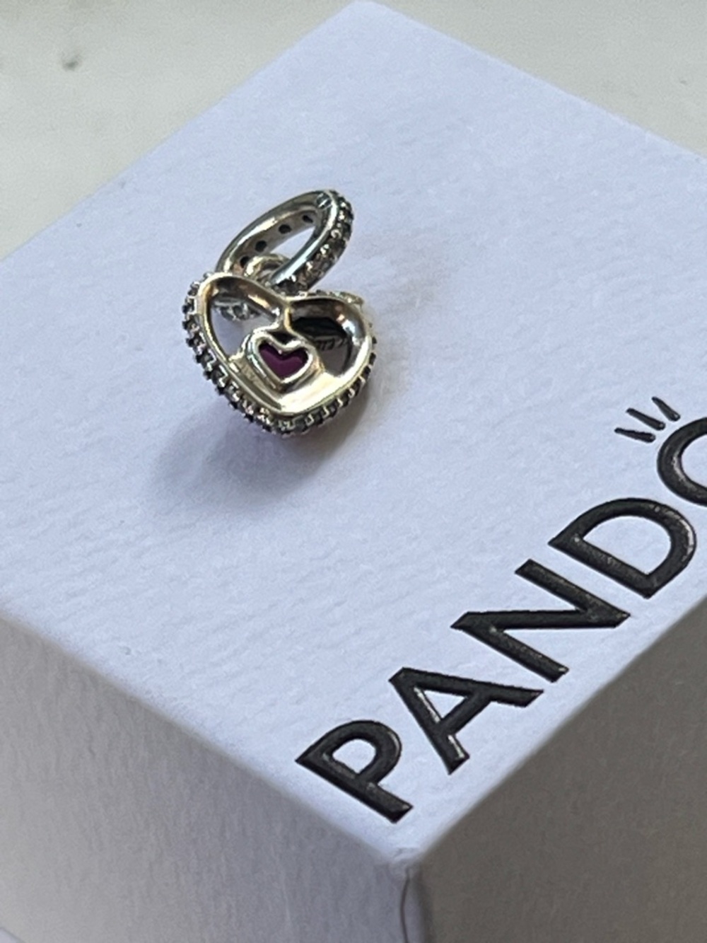 Pandora Snow White Apple Pendant - Picture 4 of 6